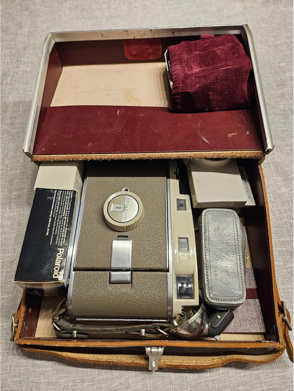 Vintage Polaroid Land Camera Model 800 in Case